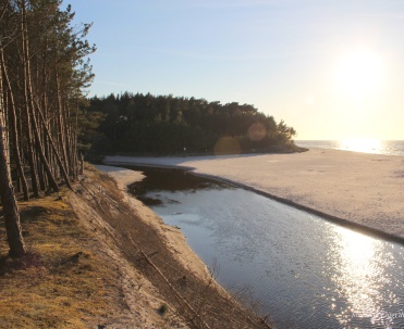 Ujście Piaśnicy w Dębkach &ndash; natura, spok&oacute;j i piękne widoki